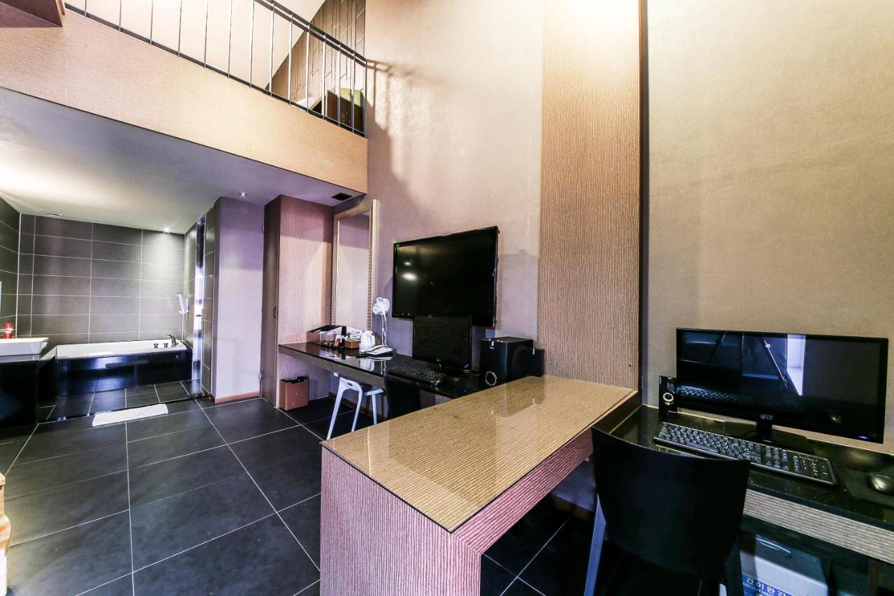 Gyeongju Arrietty Motel מראה חיצוני תמונה
