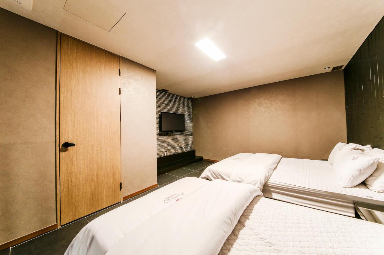 Gyeongju Arrietty Motel מראה חיצוני תמונה