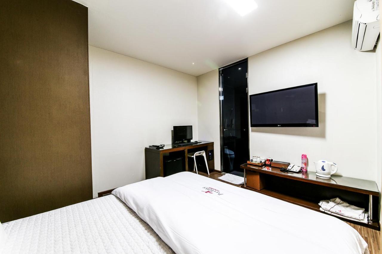 Gyeongju Arrietty Motel מראה חיצוני תמונה