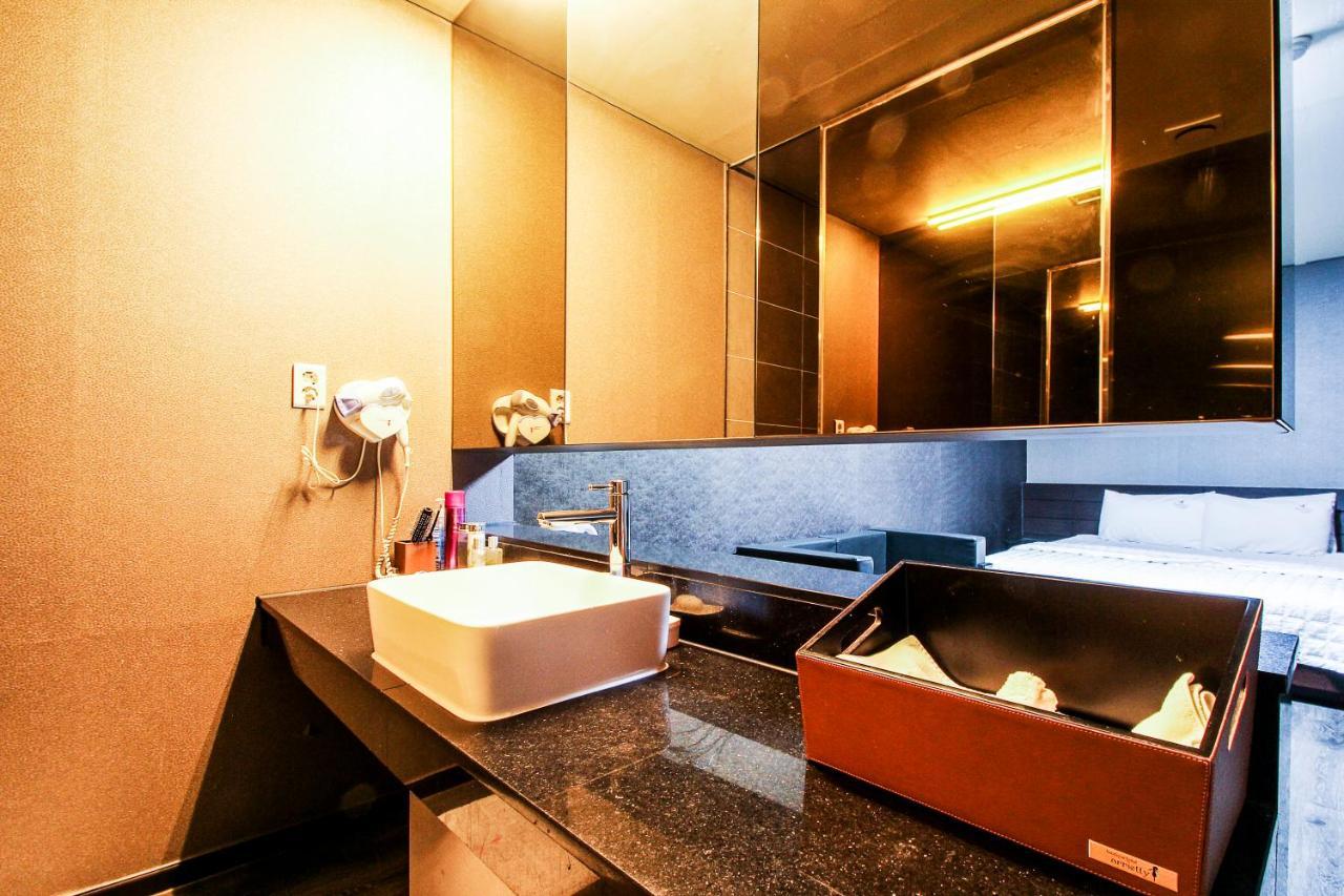 Gyeongju Arrietty Motel מראה חיצוני תמונה