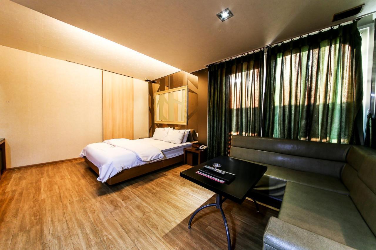 Gyeongju Arrietty Motel מראה חיצוני תמונה
