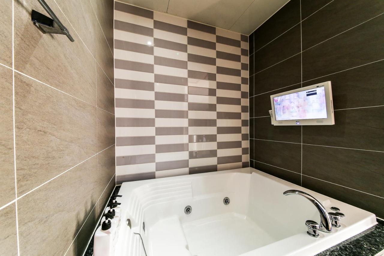 Gyeongju Arrietty Motel מראה חיצוני תמונה