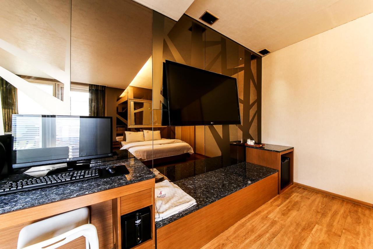 Gyeongju Arrietty Motel מראה חיצוני תמונה