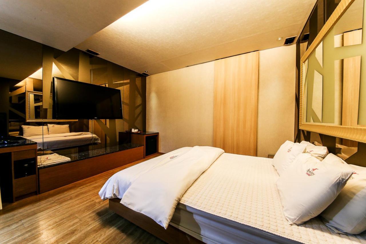 Gyeongju Arrietty Motel מראה חיצוני תמונה