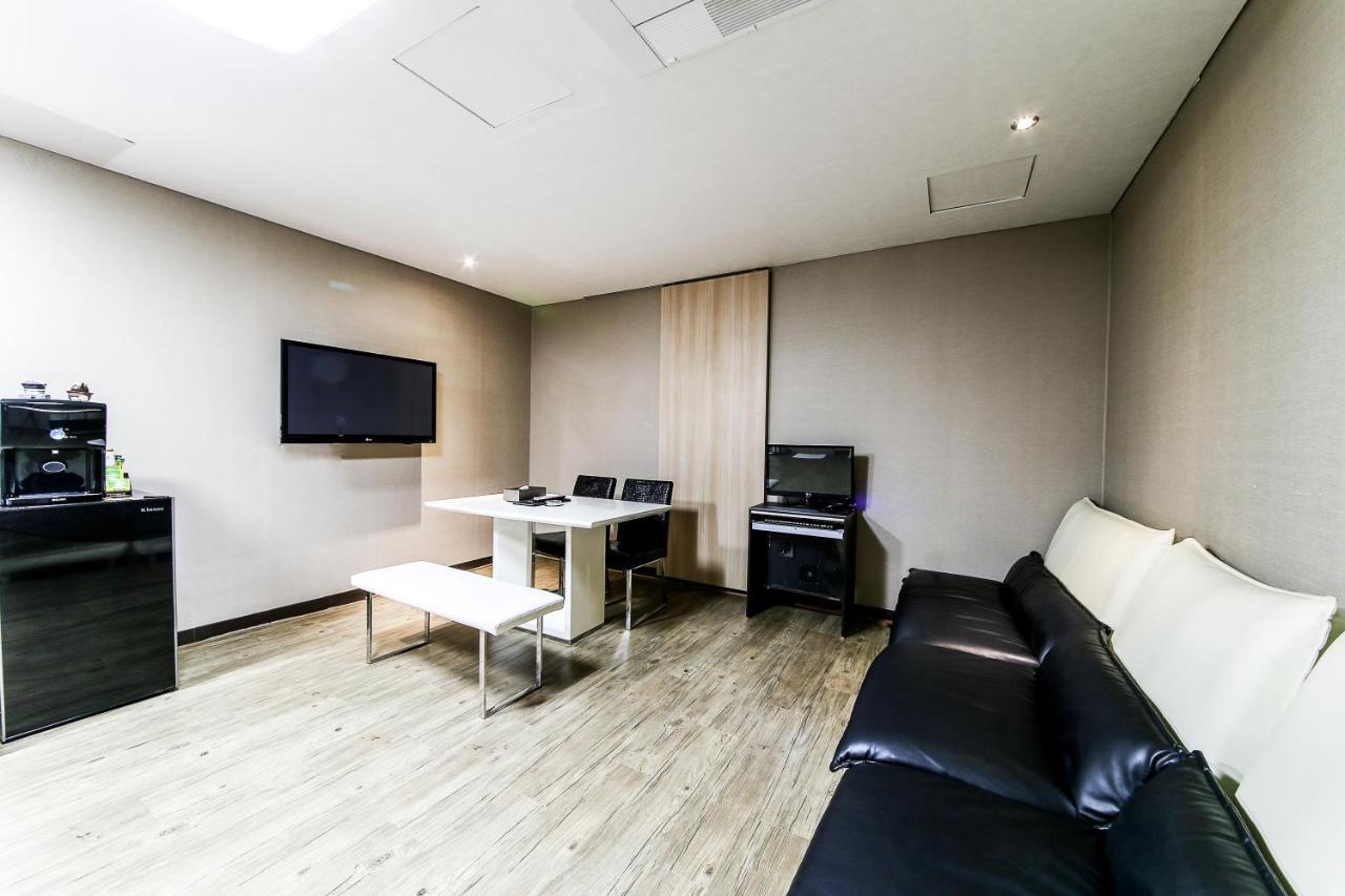 Gyeongju Arrietty Motel מראה חיצוני תמונה