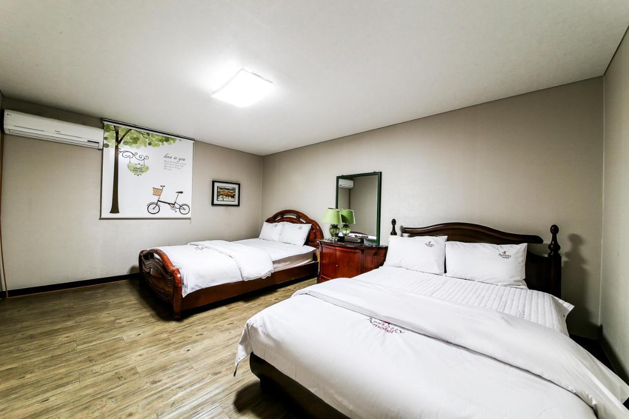 Gyeongju Arrietty Motel מראה חיצוני תמונה