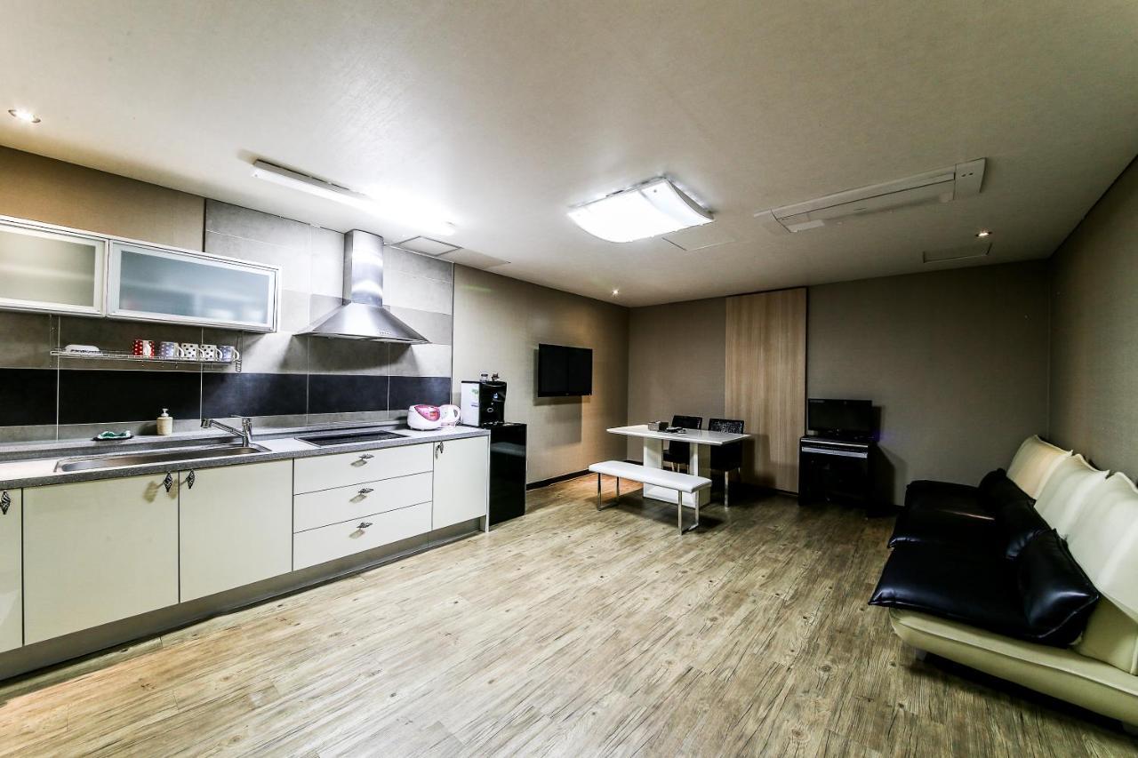 Gyeongju Arrietty Motel מראה חיצוני תמונה