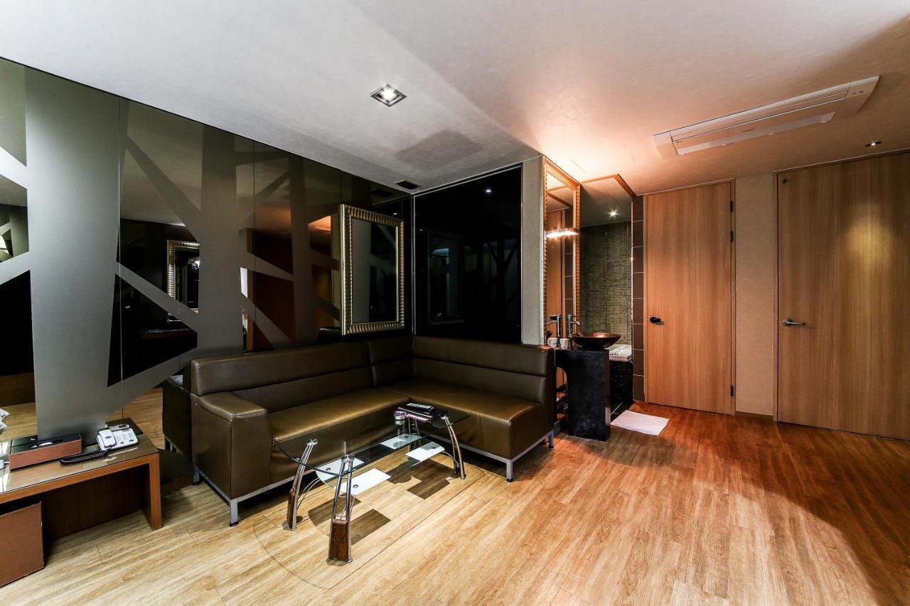 Gyeongju Arrietty Motel מראה חיצוני תמונה