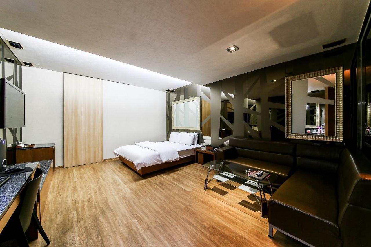 Gyeongju Arrietty Motel מראה חיצוני תמונה