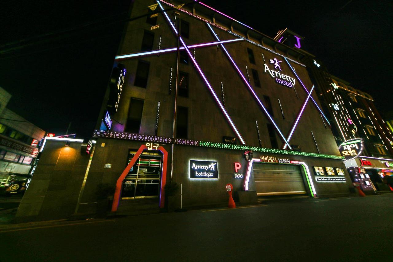 Gyeongju Arrietty Motel מראה חיצוני תמונה